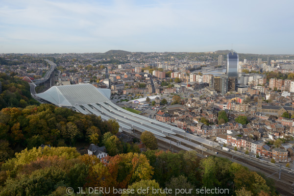 gare de Liège-Guillemins
et tour des finances